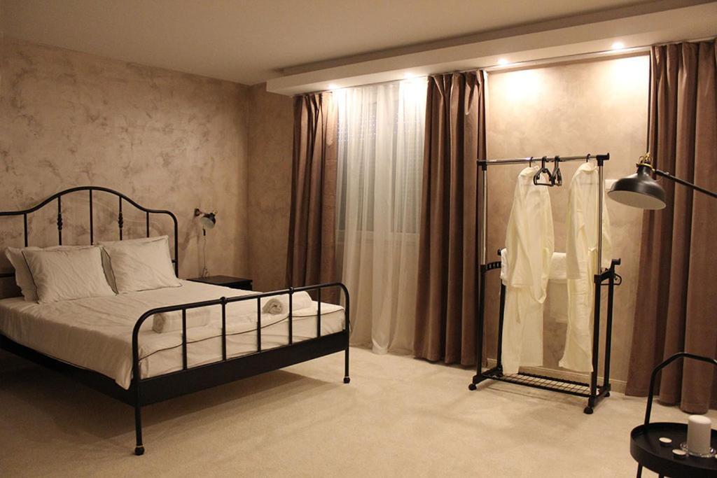 Luxury Apartments Parking In Garage Nis Bagian luar foto