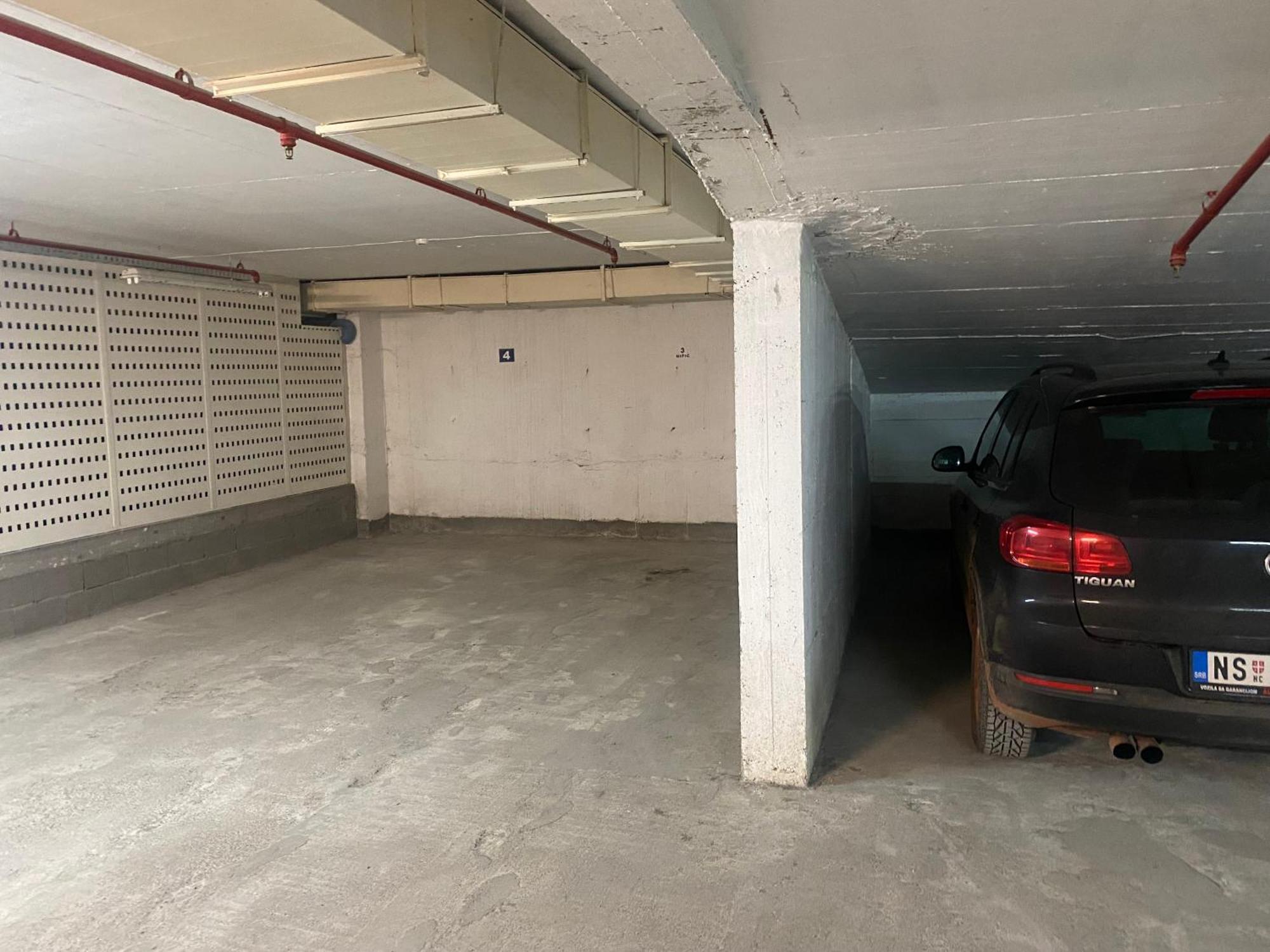Luxury Apartments Parking In Garage Nis Bagian luar foto